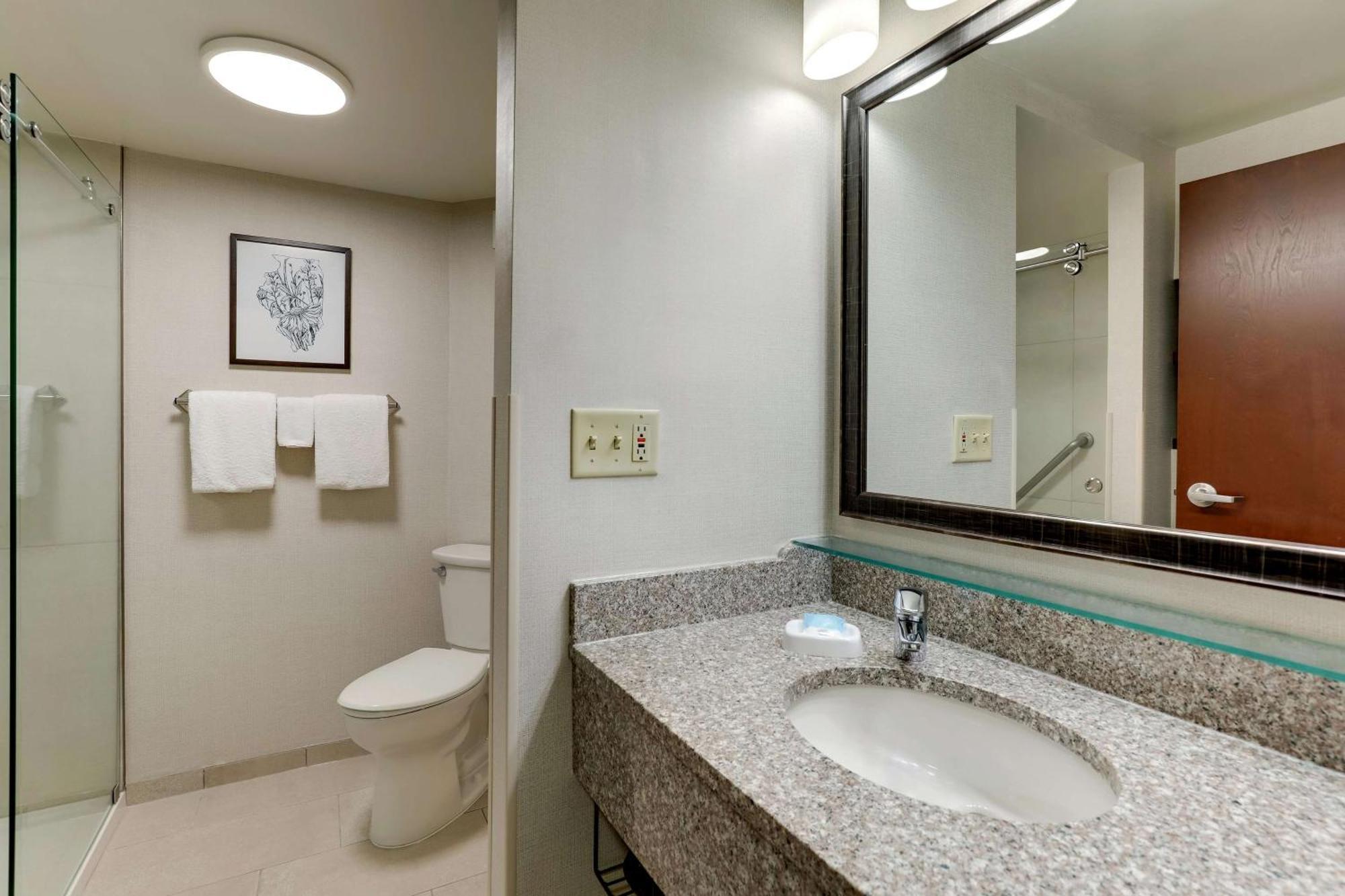 Drury Inn & Suites Marion Luaran gambar