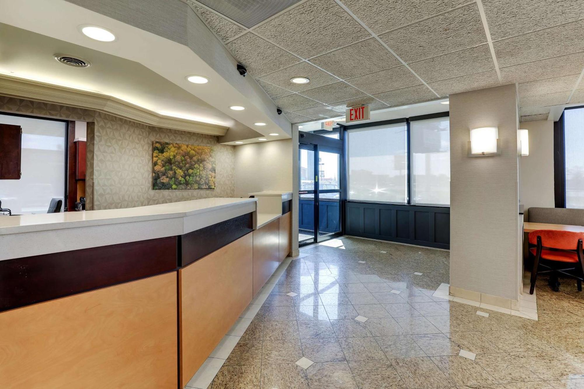 Drury Inn & Suites Marion Luaran gambar